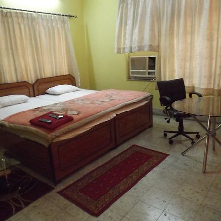 Aakash Ganga Holidays Hotel Колката Екстериор снимка
