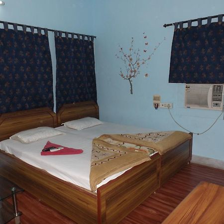 Aakash Ganga Holidays Hotel Колката Екстериор снимка