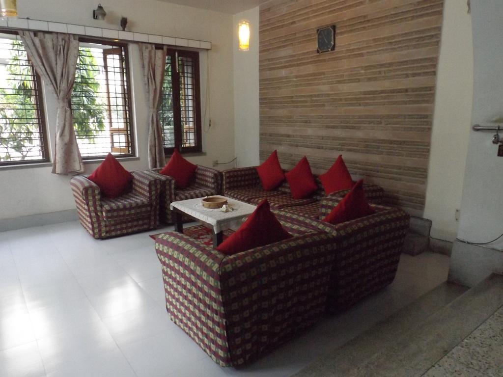 Aakash Ganga Holidays Hotel Колката Екстериор снимка
